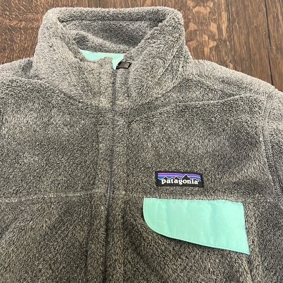 Patagonia fleece zip up. Worn once - Picture 2 of 4